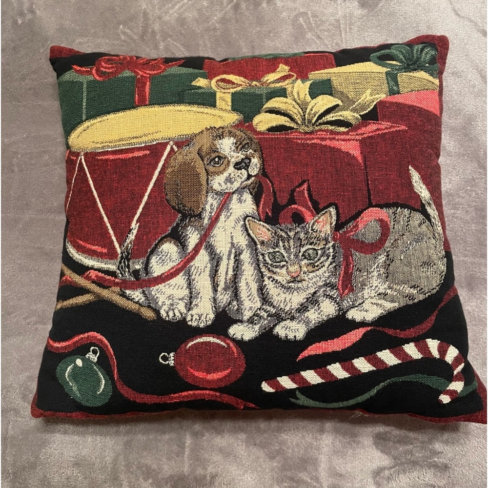 Vintage Dog And Cat Christmas Present Tapestry Throw Accent Pillow